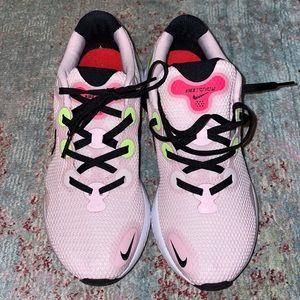 Like new! WMNS Nike Renew Run - 8.5 💗